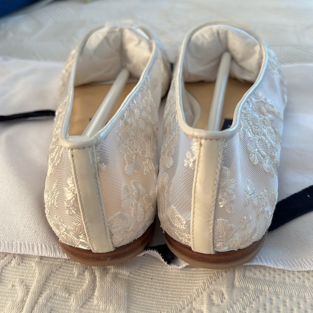 BRAND NEW MARGAUX “THE POINTE” IVORY LACE BALLET FLAT SHOES - Picture 3 of 8